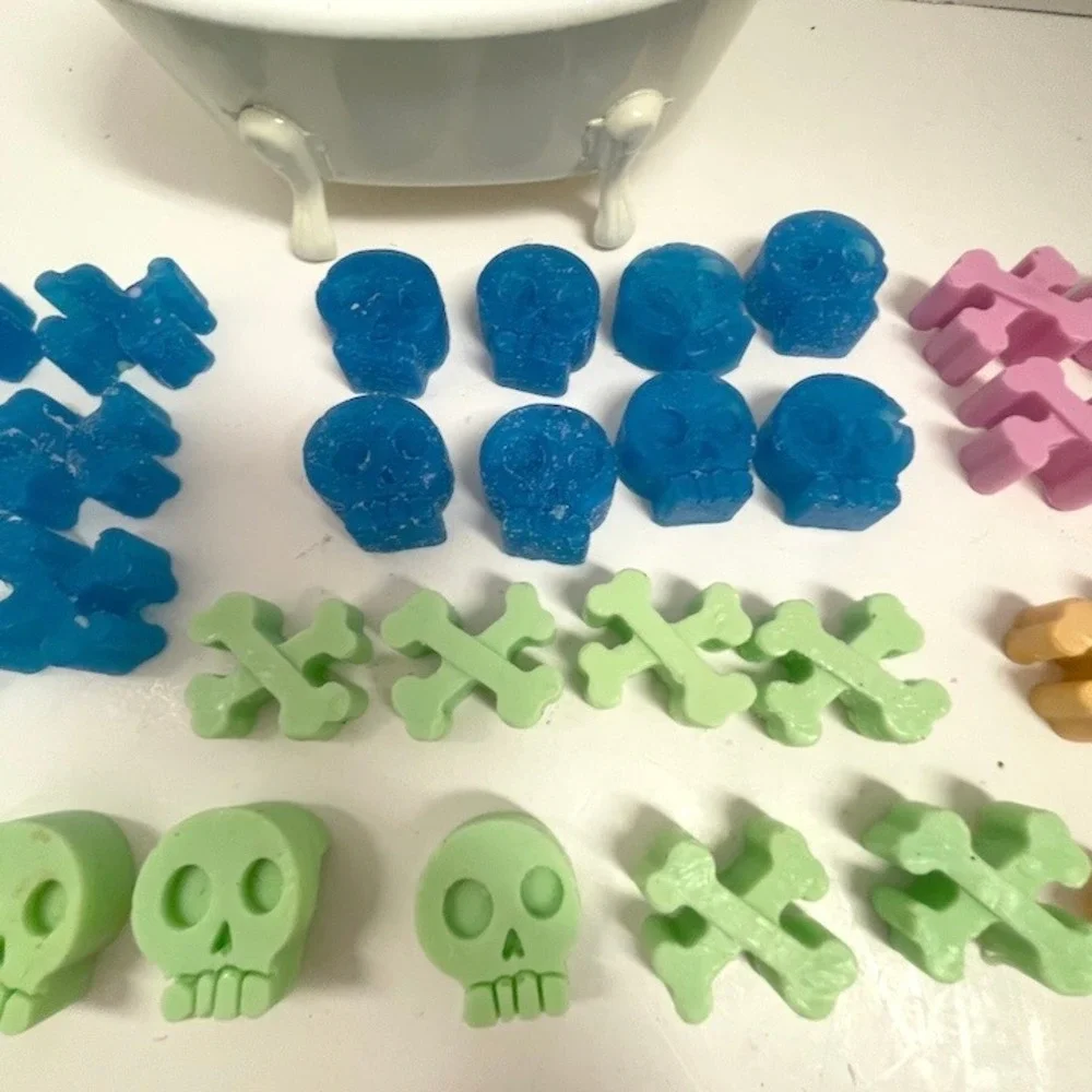 Whimsical Drinking Frog‎ Soap Dish Planter with 46 Handcrafted Skull Bones Soaps
